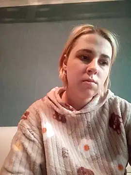 Snapshot of Gussie_Bridie chatting on 03/06/25, 02:18 Gussie Bridie online show from 03/06/25, 02:18