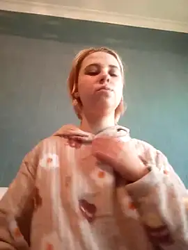 Snapshot of Gussie_Bridie chatting on 03/07/25, 06:57 Gussie Bridie online show from 03/07/25, 06:57