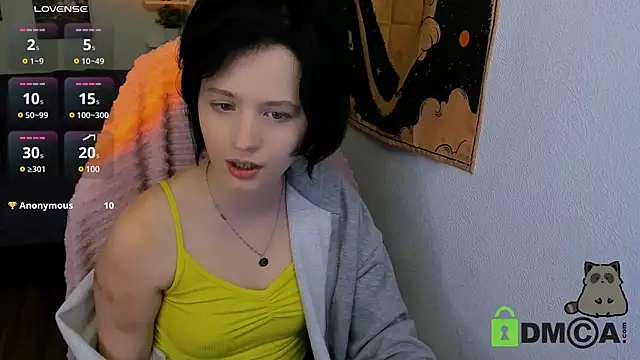Snapshot of Alina_Mills chatting on 12/13/24, 01:55 Alina Mills online show from 12/13/24, 01:55