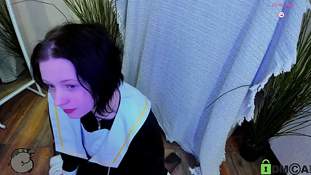 Snapshot of Alina_Mills chatting on 03/11/25, 04:40 Alina Mills online show from 03/11/25, 04:40