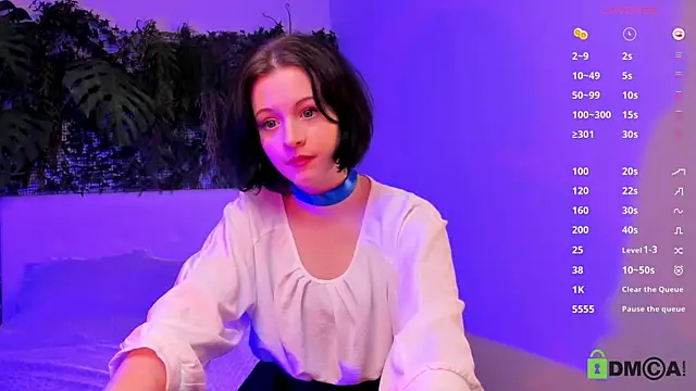 Snapshot of Alina_Mills chatting on 03/18/25, 06:37 Alina Mills online show from 03/18/25, 06:37