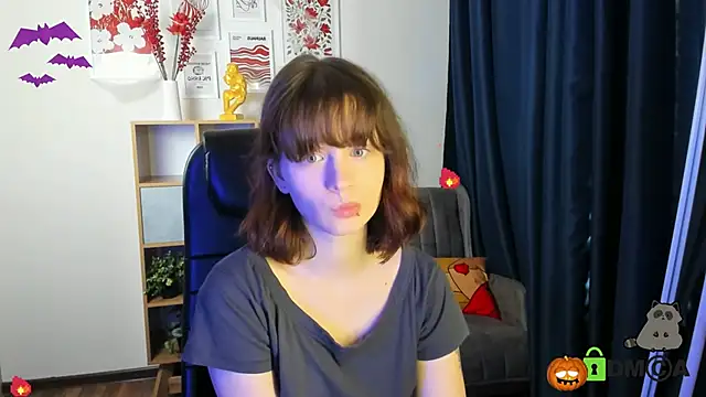 Snapshot of Alina_Mills chatting on 10/29/25, 08:49 Alina Mills online show from 10/29/25, 08:49