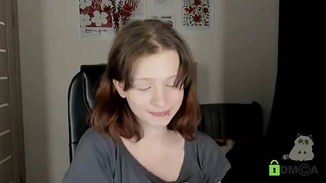 Snapshot of Alina_Mills chatting on 11/28/25, 08:06 Alina Mills online show from 11/28/25, 08:06