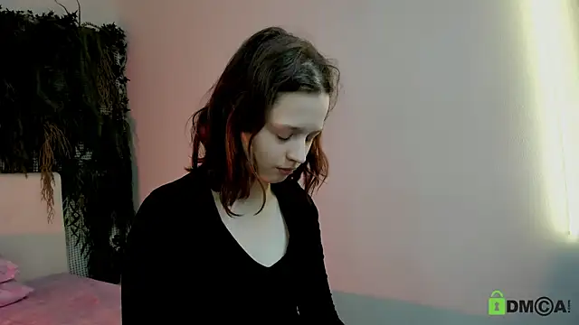 Snapshot of Alina_Mills chatting on 11/30/25, 09:46 Alina Mills online show from 11/30/25, 09:46