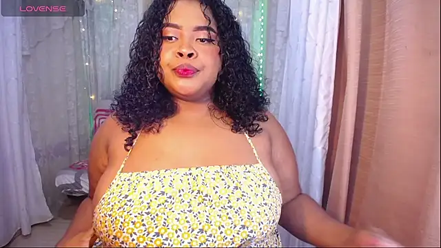 Snapshot of Ana_off_alana chatting on 09/30/25, 10:37 Ana off alana online show from 09/30/25, 10:37