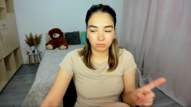 Alexa Dolly12 online show from 11/06/25, 07:09