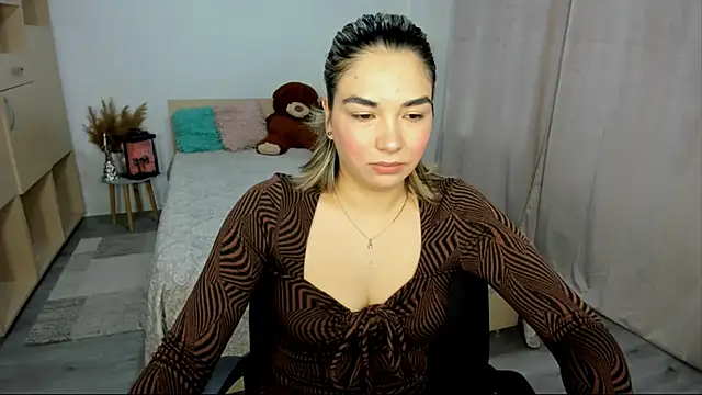 Alexa Dolly12 online show from 02/04/26, 06:08