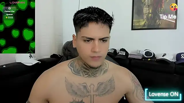 Snapshot of mad_maxxx2 chatting on 01/18/26, 12:20 mad maxxx2 online show from 01/18/26, 12:20