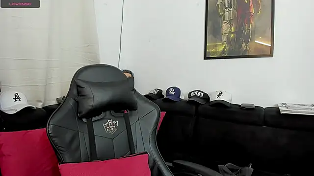 Snapshot of mad_maxxx2 chatting on 02/21/26, 11:55 mad maxxx2 online show from 02/21/26, 11:55