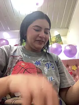 Snapshot of _luna_torres chatting on 02/20/26, 12:49 luna torres online show from 02/20/26, 12:49