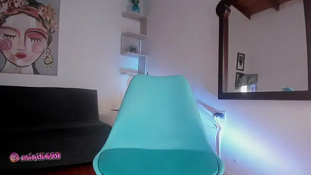 Snapshot of melody_cute10 chatting on 01/04/25, 10:13 melody cute10 online show from 01/04/25, 10:13