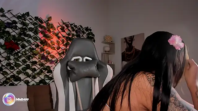 Snapshot of melody_cute10 chatting on 03/04/25, 01:38 melody cute10 online show from 03/04/25, 01:38