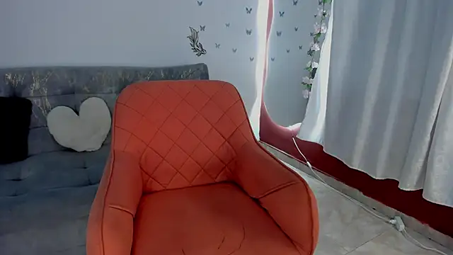 Snapshot of melody_cute10 chatting on 10/13/25, 02:39 melody cute10 online show from 10/13/25, 02:39