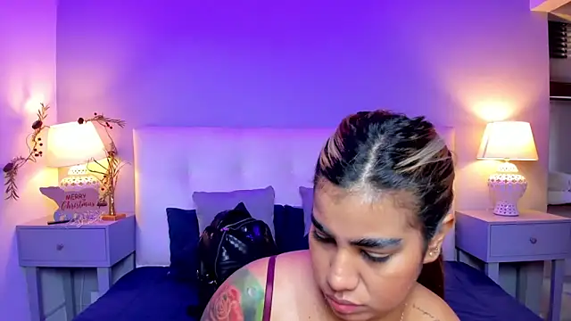 SaraaJhonsonn online show from 12/15/25, 04:11