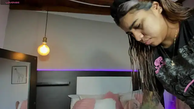 SaraaJhonsonn online show from 03/21/26, 02:09