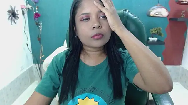 Snapshot of Melikasweetz chatting on 12/29/24, 05:22 Melikasweetz online show from 12/29/24, 05:22