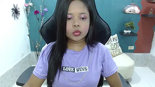 Snapshot of Melikasweetz chatting on 03/05/25, 05:29 Melikasweetz online show from 03/05/25, 05:29