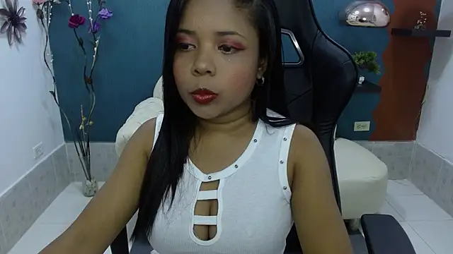 Snapshot of Melikasweetz chatting on 03/21/25, 02:40 Melikasweetz online show from 03/21/25, 02:40