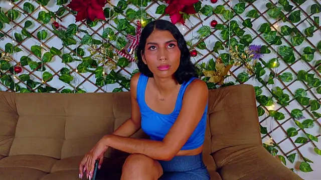 Snapshot of taty_miller chatting on 11/30/25, 07:18 taty miller online show from 11/30/25, 07:18