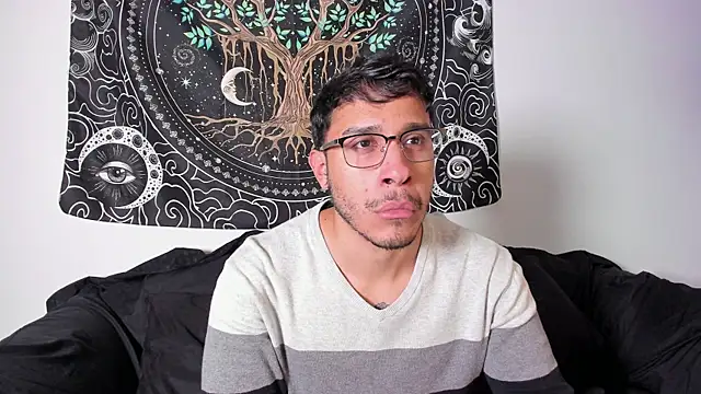 Snapshot of JayMarcos_ chatting on 10/26/25, 04:40 JayMarcos online show from 10/26/25, 04:40