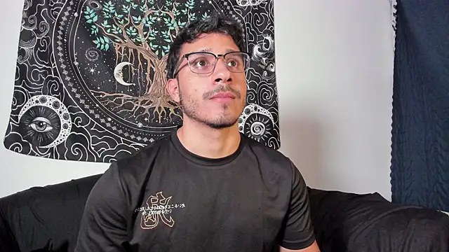 Snapshot of JayMarcos_ chatting on 11/19/25, 04:01 JayMarcos online show from 11/19/25, 04:01