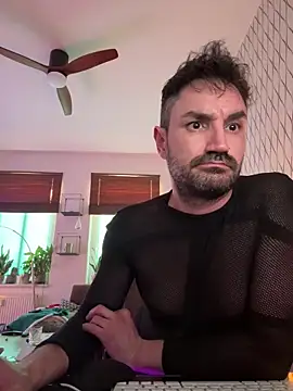 tomz0819 online show from 03/08/25, 08:33