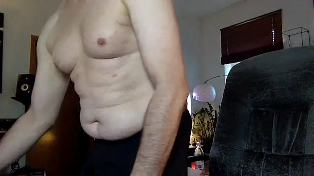 tomz0819 online show from 09/27/25, 12:32