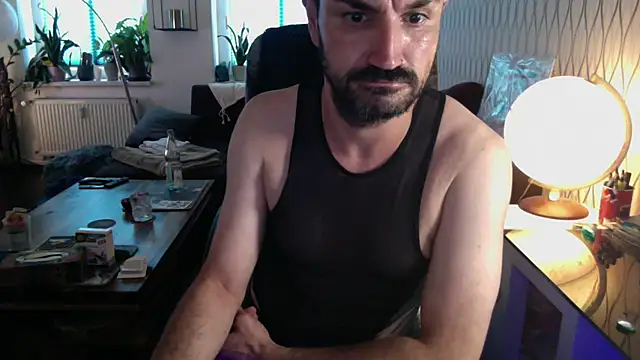 Snapshot of tomz0819 chatting on 07/07/26, 07:23 tomz0819 online show from 07/07/26, 07:23