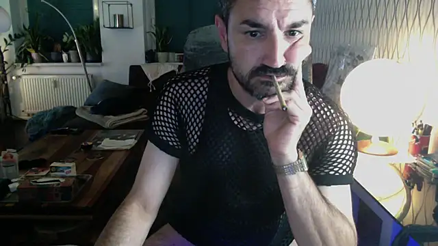 Snapshot of tomz0819 chatting on 07/09/26, 01:09 tomz0819 online show from 07/09/26, 01:09