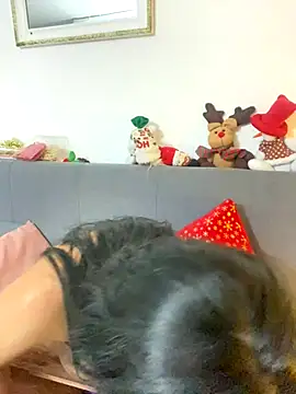 cloe small online show from 12/02/24, 02:42