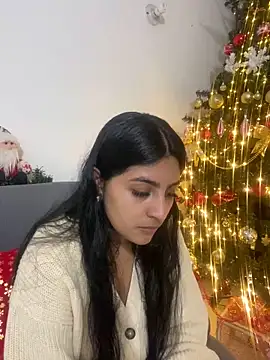 cloe small online show from 12/06/24, 12:23