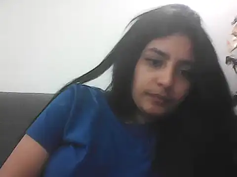 cloe small online show from 12/21/24, 11:33