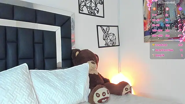 emma-hiill online show from 01/25/25, 09:57