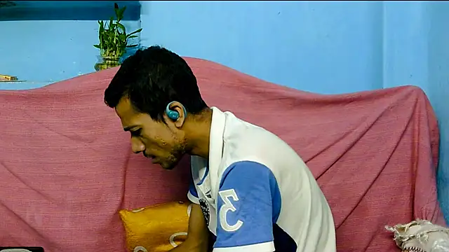 Snapshot of Alex_Suman25 chatting on 02/27/25, 10:37 Alex Suman25 online show from 02/27/25, 10:37