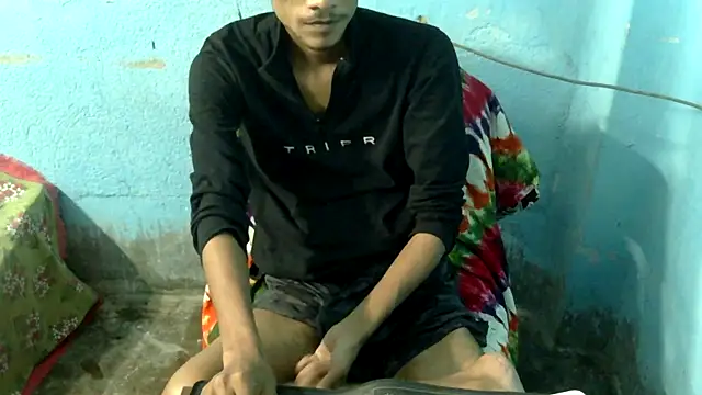 Snapshot of Alex_Suman25 chatting on 10/07/25, 07:33 Alex Suman25 online show from 10/07/25, 07:33