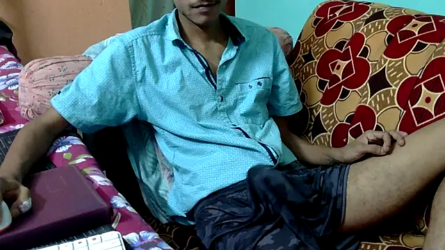 Snapshot of Alex_Suman25 chatting on 10/15/25, 07:36 Alex Suman25 online show from 10/15/25, 07:36