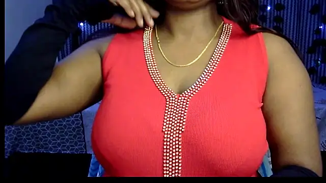 Snapshot of Radhika_Singhaniya chatting on 01/08/25, 11:21 Radhika Singhaniya online show from 01/08/25, 11:21