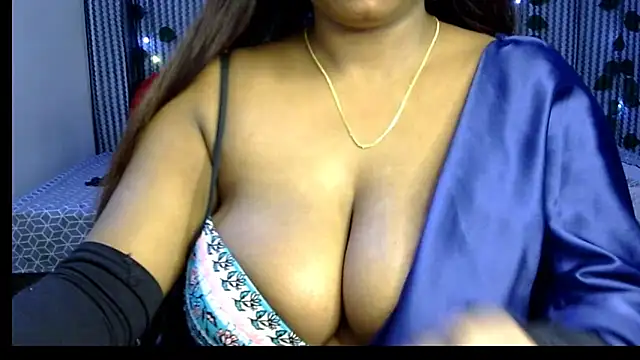 Snapshot of Radhika_Singhaniya chatting on 02/11/25, 03:29 Radhika Singhaniya online show from 02/11/25, 03:29