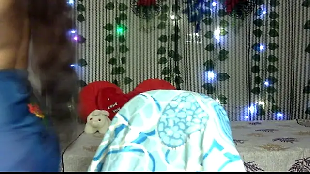 Snapshot of Radhika_Singhaniya chatting on 03/16/25, 12:44 Radhika Singhaniya online show from 03/16/25, 12:44