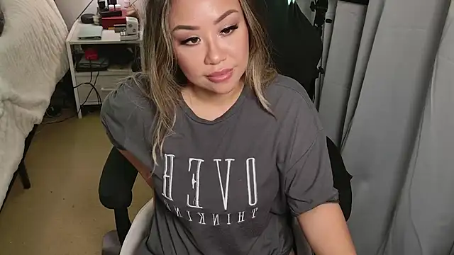 SpikedBella online show from 03/20/25, 05:47