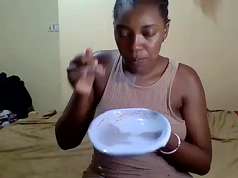 Snapshot of Zara_Twilight chatting on 02/15/25, 09:04 Zara Twilight online show from 02/15/25, 09:04