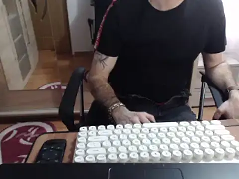 uncutguy01 online show from 03/11/25, 10:40