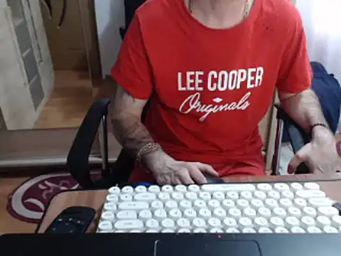 uncutguy01 online show from 03/14/25, 02:52