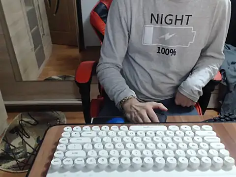 uncutguy01 online show from 10/11/25, 04:33