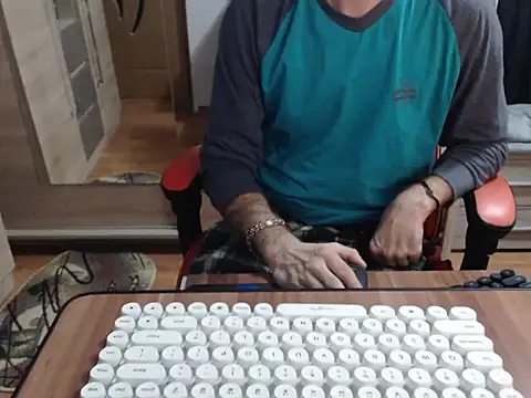 uncutguy01 online show from 10/14/25, 04:46
