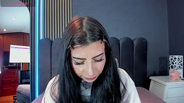Snapshot of Nicolette_ks_ chatting on 07/10/26, 04:39 Nicolette ks online show from 07/10/26, 04:39