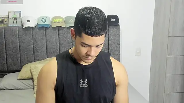 Snapshot of Iamdylan777 chatting on 04/27/26, 04:43 Iamdylan777 online show from 04/27/26, 04:43