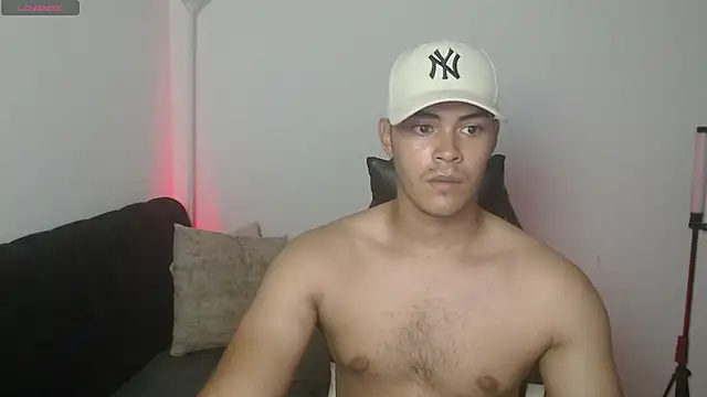 Snapshot of Iamdylan777 chatting on 06/21/26, 02:58 Iamdylan777 online show from 06/21/26, 02:58