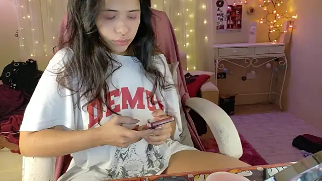 AllisonCatUwU online show from 04/07/26, 03:34