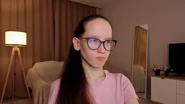 Snapshot of BettyBrowni chatting on 04/19/26, 04:06 BettyBrowni online show from 04/19/26, 04:06